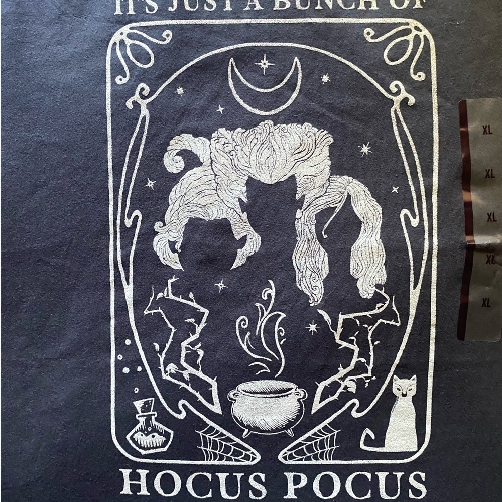 NWT-DISNEY-HOCUS POCUS T SHIRT-SIZE XL - Picture 2 of 3